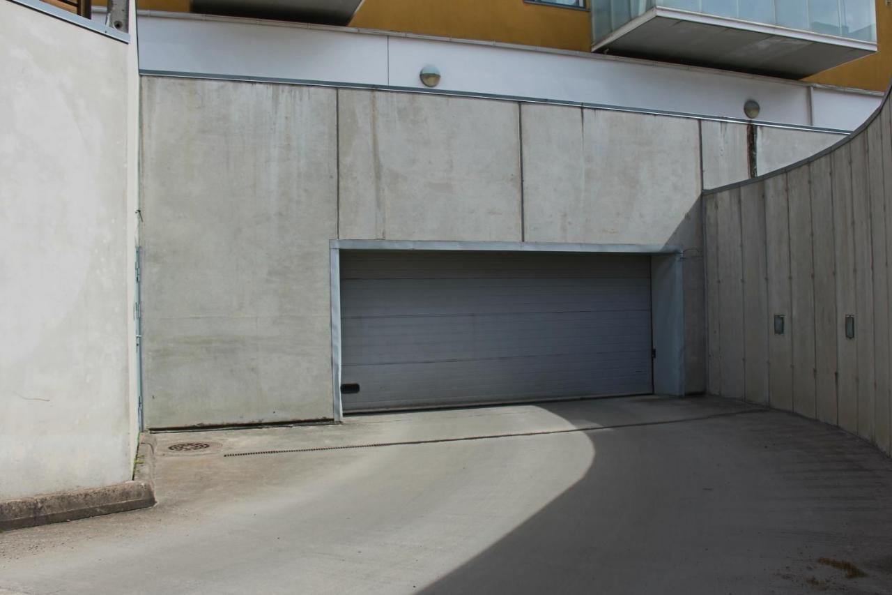 New Modern 4-Room Apartment With Big Balcony And Undeground Parking In Center Of Reval Exterior foto